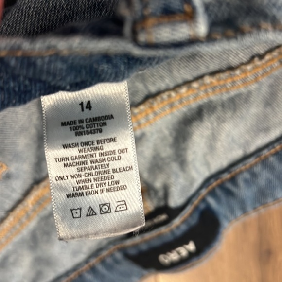 Aeropostale Mom Shorts Size 14 - Picture 3 of 4